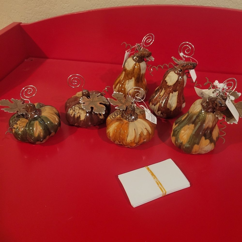 6  Pumpkin name card holders
